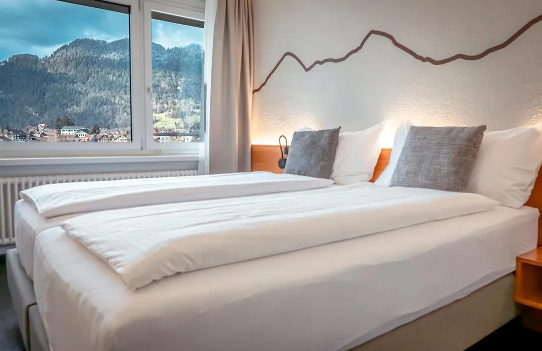 Hotel Merkur - West Station Lodge-1