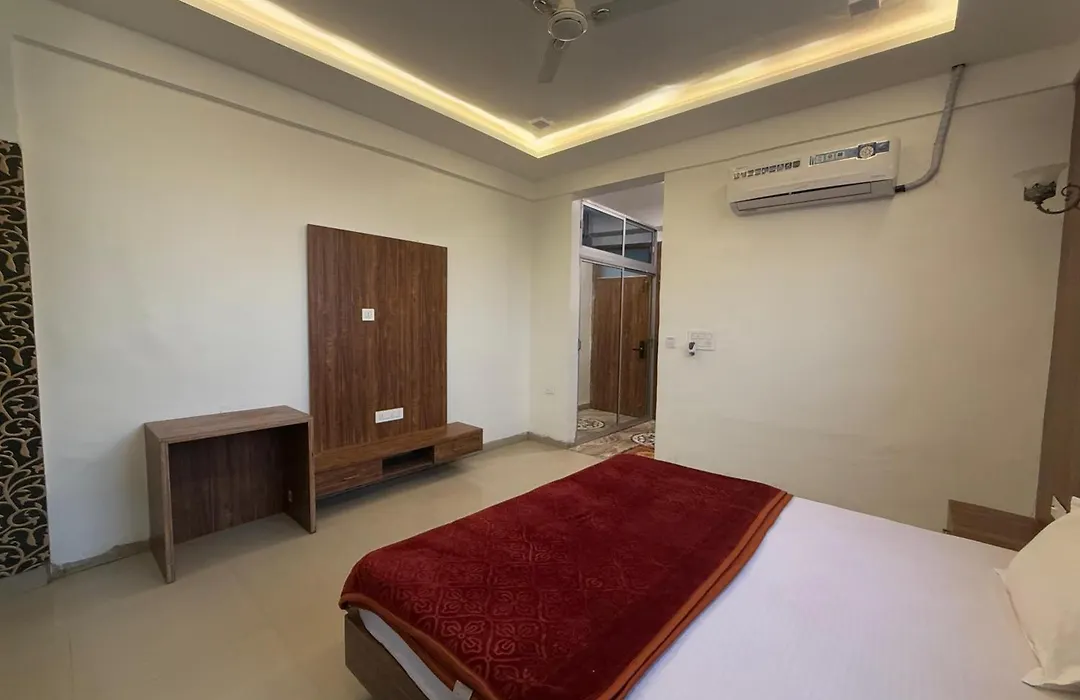 Radha Residency ! Fully Air Conditioned With Parking Facility, Near Isckon Temple & Prem Mandir-1