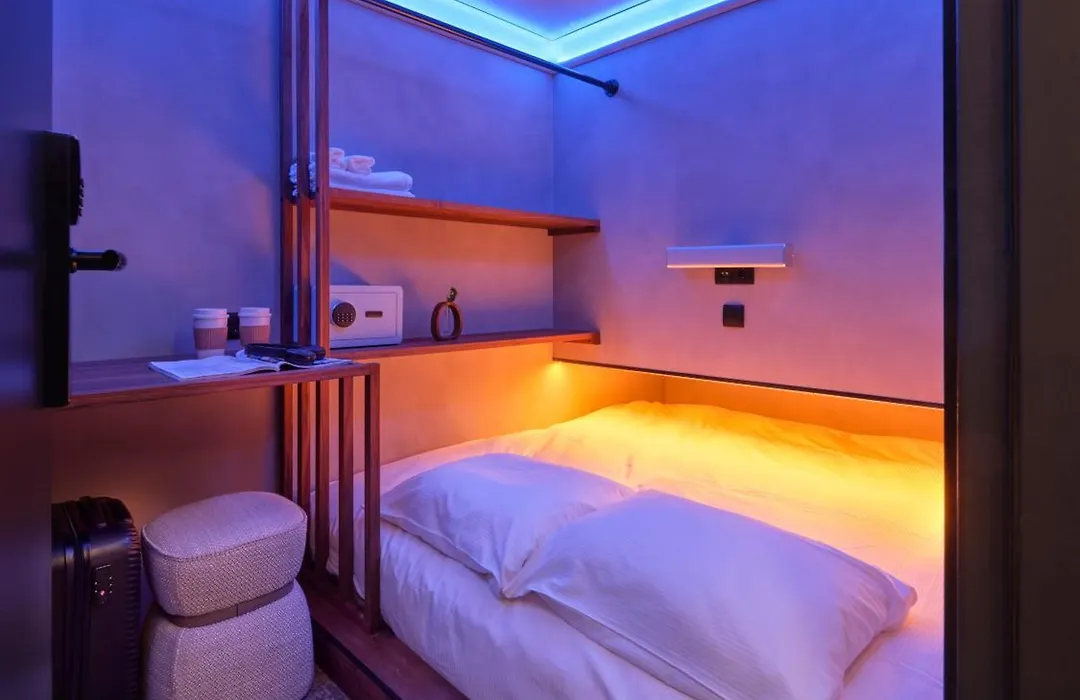 The Hyve Capsule Hostel Amsterdam-1