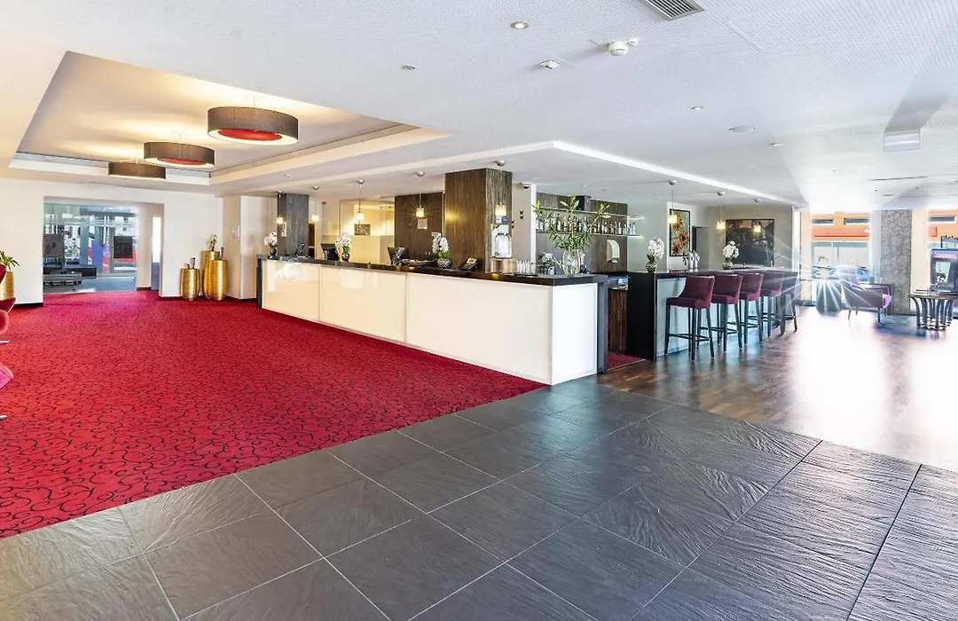 Plaza Premium Salzburg-1