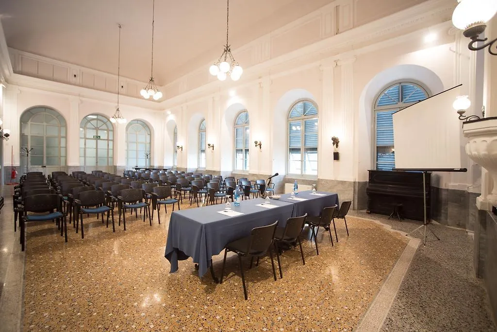 Hermitage Hotel-1