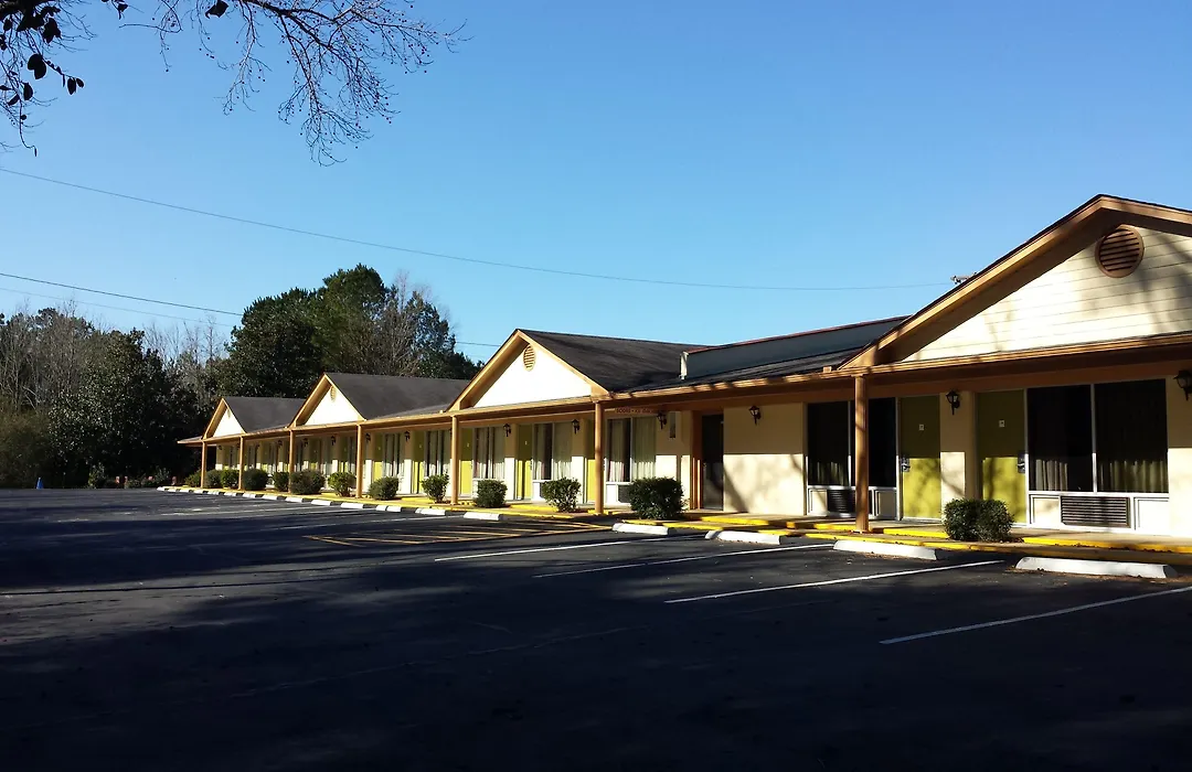 Econo Lodge Kosciusko-1