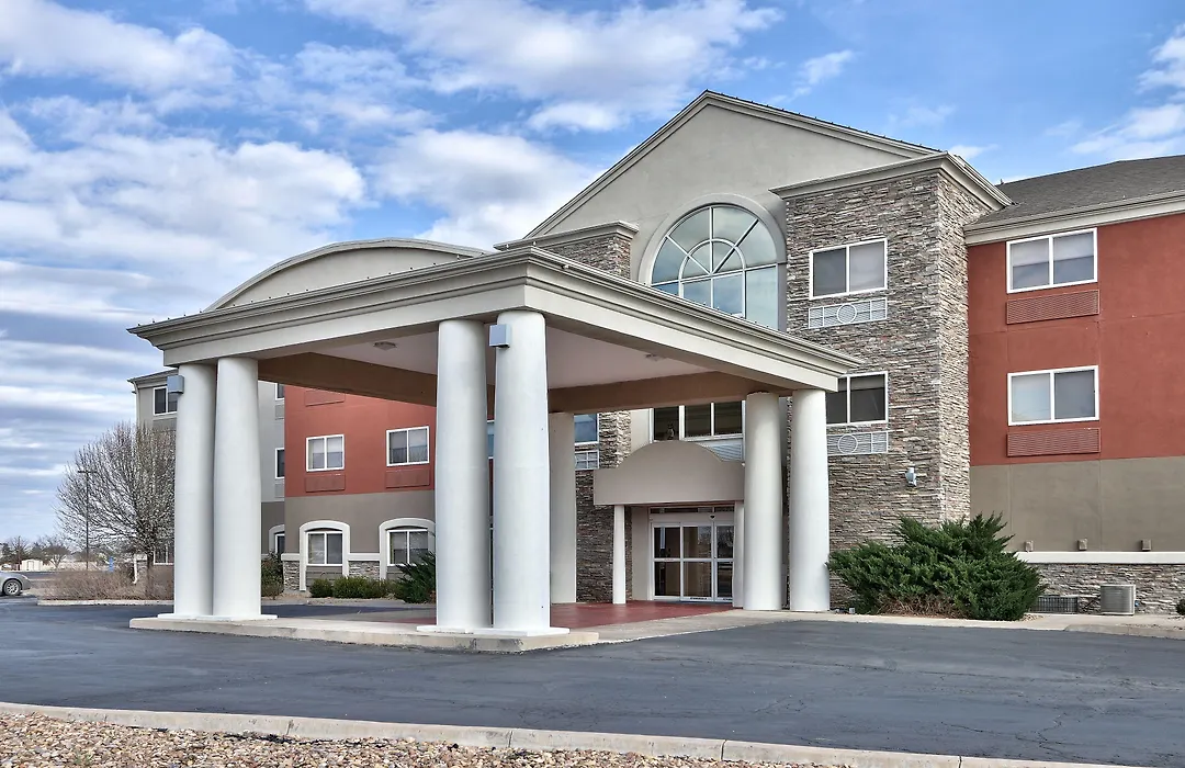 Holiday Inn Express & Suites Portales By Ihg-1