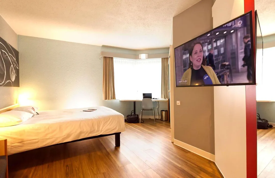 Ibis Koeln Messe-1