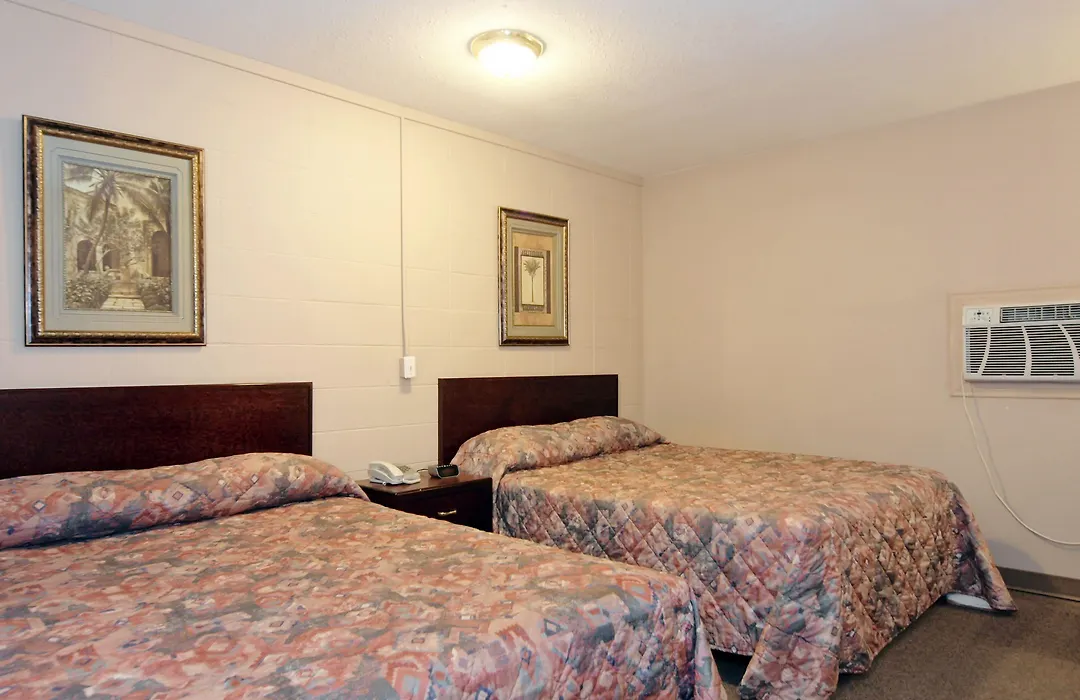 Canadian Motor Inn-1