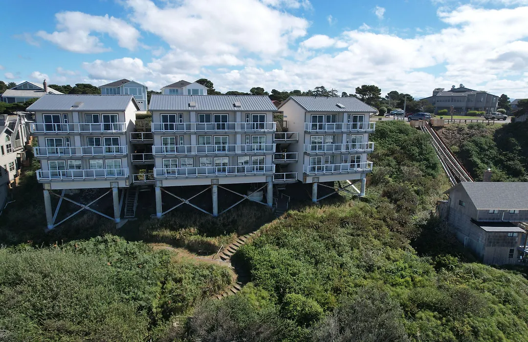 Sunset Oceanfront Lodging-1