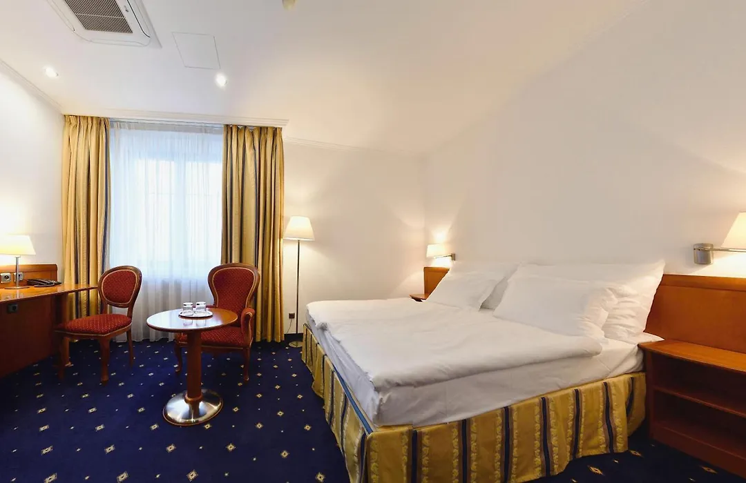Hotel Coronet-1