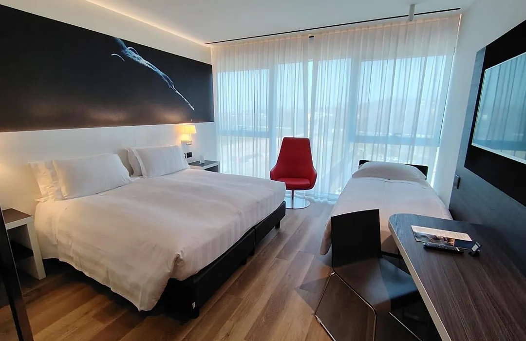 Life Hotel-1
