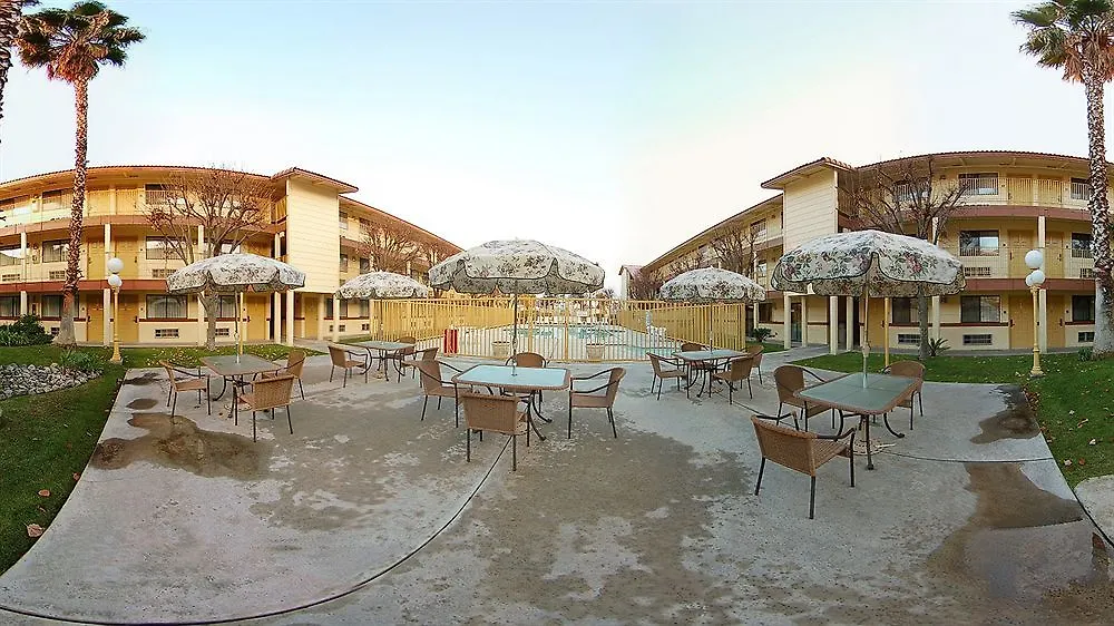 Quality Inn & Suites Bakersfield-1