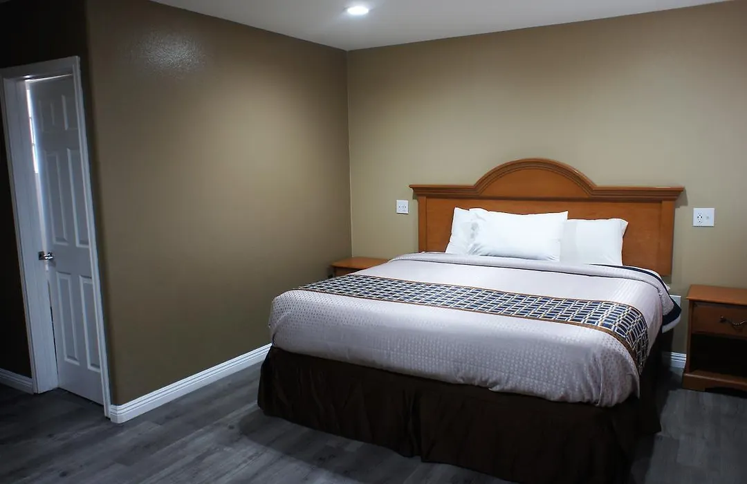 Executive Inn-1