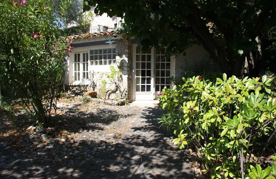 la maison bleue-1