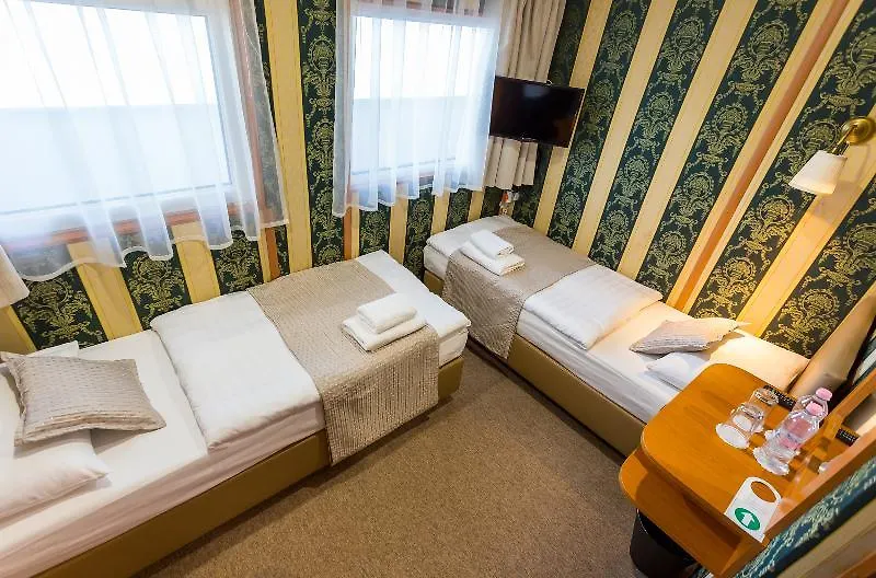 Onriver Hotels - Grand Jules-1