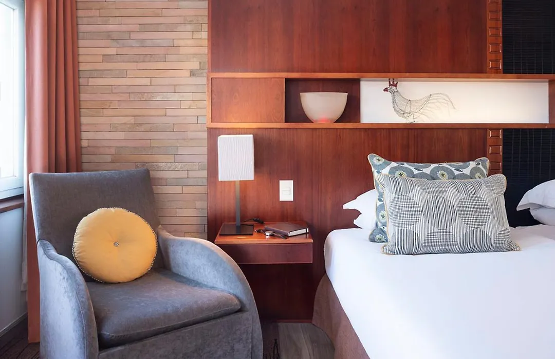 Townhouse Hotel-1