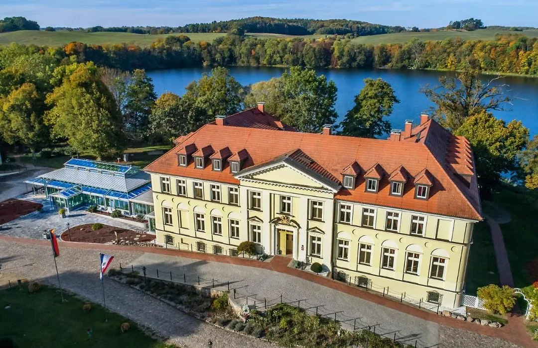 Seeschloss Schorssow-1