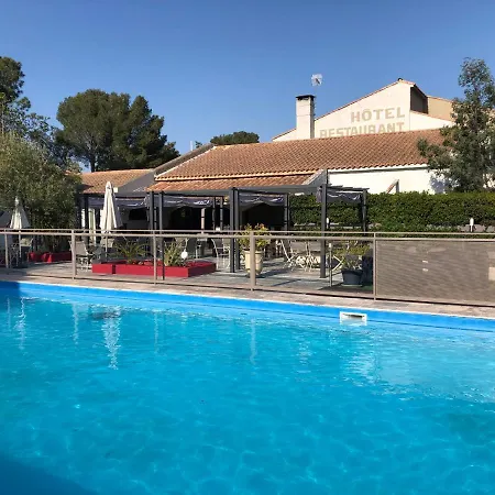 Les Aubuns Country Hotel-2