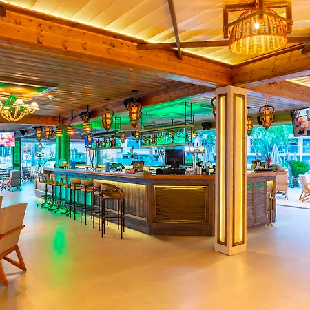 Limanaki Beach Hotel&Suites-3