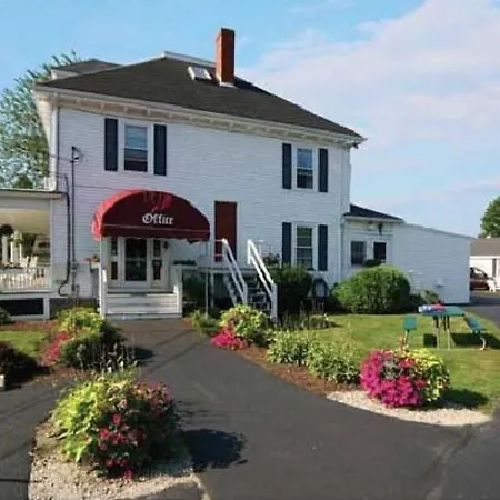 Carriage House Motel Cottages & Suites-3