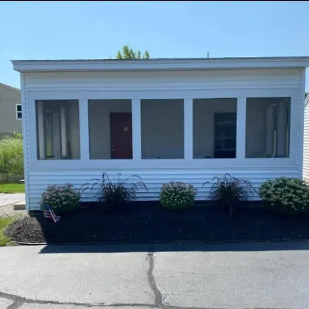 Carriage House Motel Cottages & Suites-2