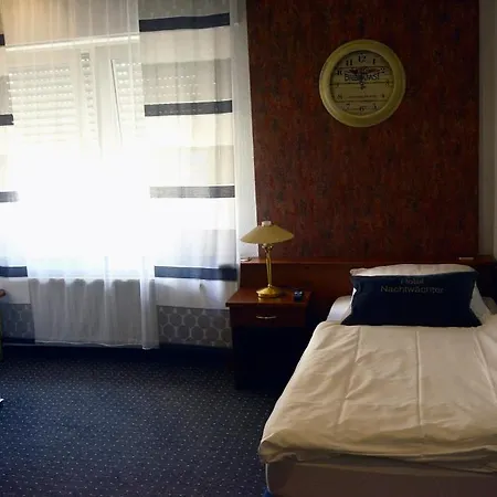 Hotel-Nachtwächter-3