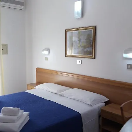 Hotel Venezia Beach-3