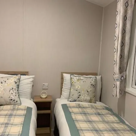 Southview Holiday Park, Deluxe Caravan-3