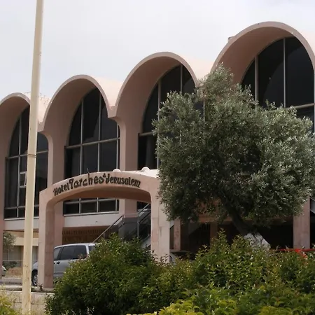 Seven Arches Hotel-3