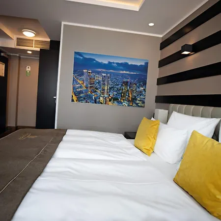 Skyline Hotel City Frankfurt-3