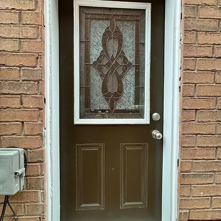 Bright Queen Room Close To Sheridan College And Airport-3