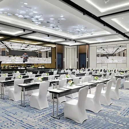 Crowne Plaza Dubai Festival City-3