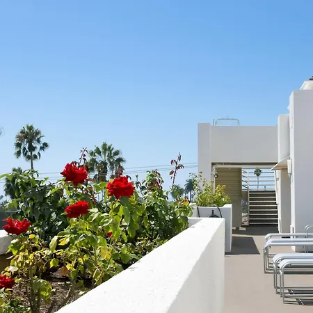 Gateway Hotel Santa Monica-3