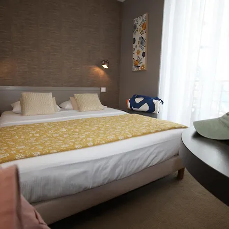 Cit'Hotel Les Alizes-3