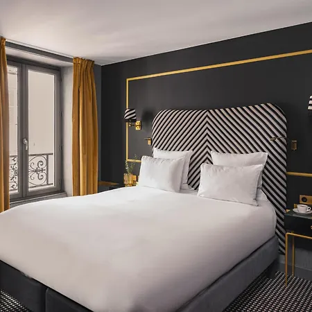 Snob Hotel-3