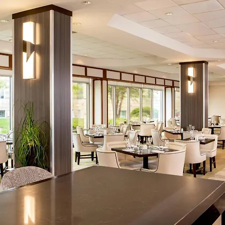 Sheraton Suites Chicago Elk Grove-2