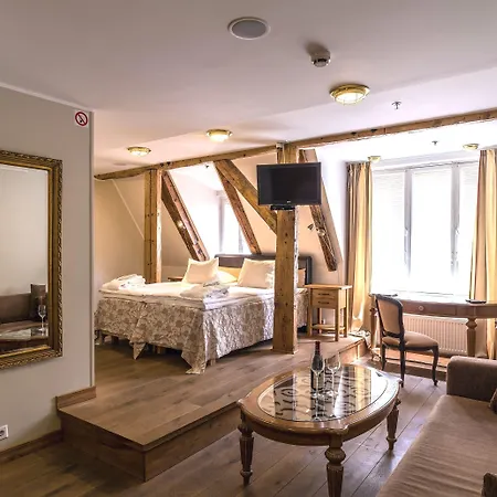 CRU Hotel-2