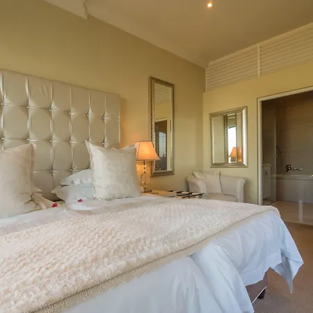 Villa Paradisa Guest House-3