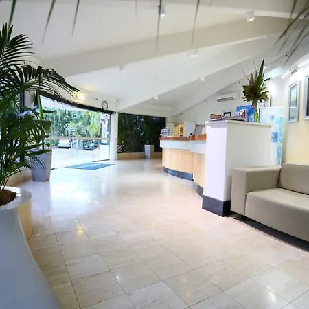Biarritz Apartments Gold Coast-2