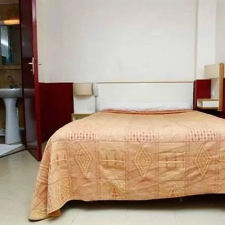 Hotel Du Pont Neuf-2