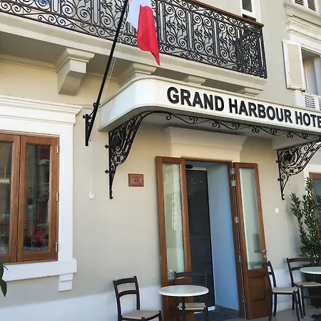 Grand Harbour Hotel-3