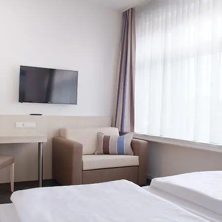 Viva Hotel Luebeck-3