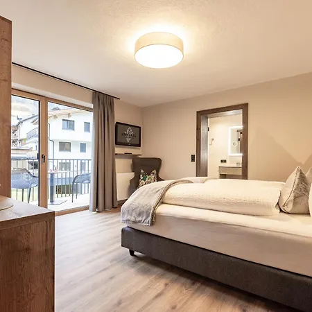 Kristall Apartments-2