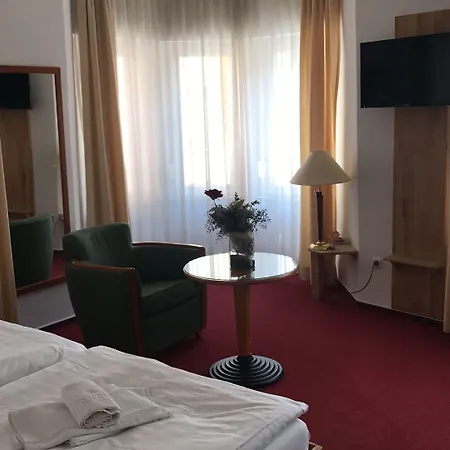 Hotel-Nachtwächter-2