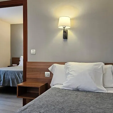 Hotel Les 7 Claus-3