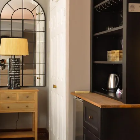 Bohemian Guesthouse - Pretoria-3