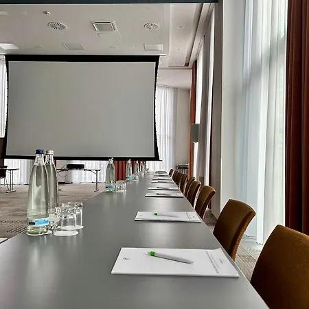 Holiday Inn - Hamburg - Hafencity By Ihg-3