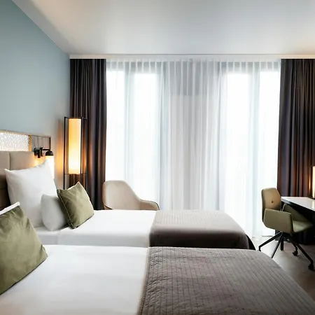 Leonardo Royal Hotel Munich-3