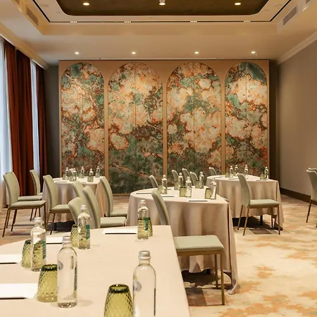 Grand Hotel Vilnius, Curio Collection By Hilton-3