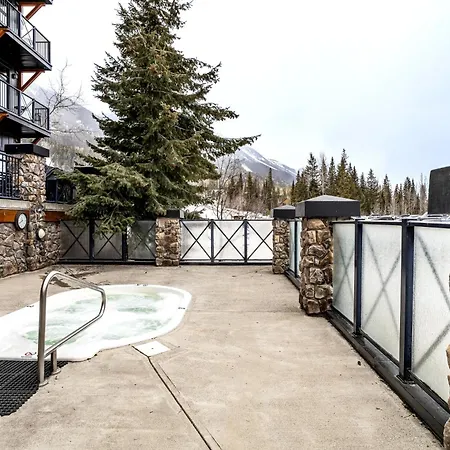 Glacier & Mountaineer Lodge-3