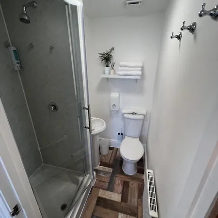 A & B Guest House Cambridge-3