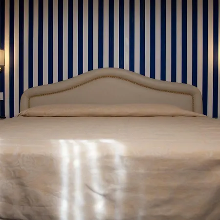 Hotel Navy-2