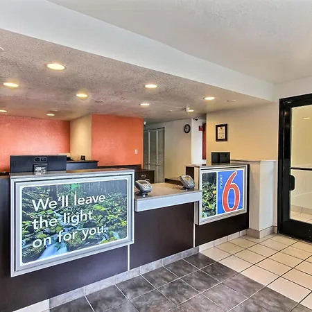 Hotel B5 -Watsonville-3